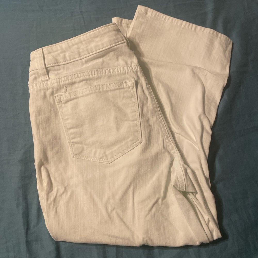 Lee Rider’s mid rise white Capri - Picture 2 of 4